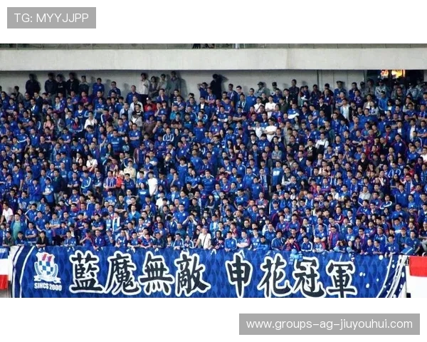 足球蓝魔阵容解析 揭晓蓝魔球星代表人物及其辉煌事迹